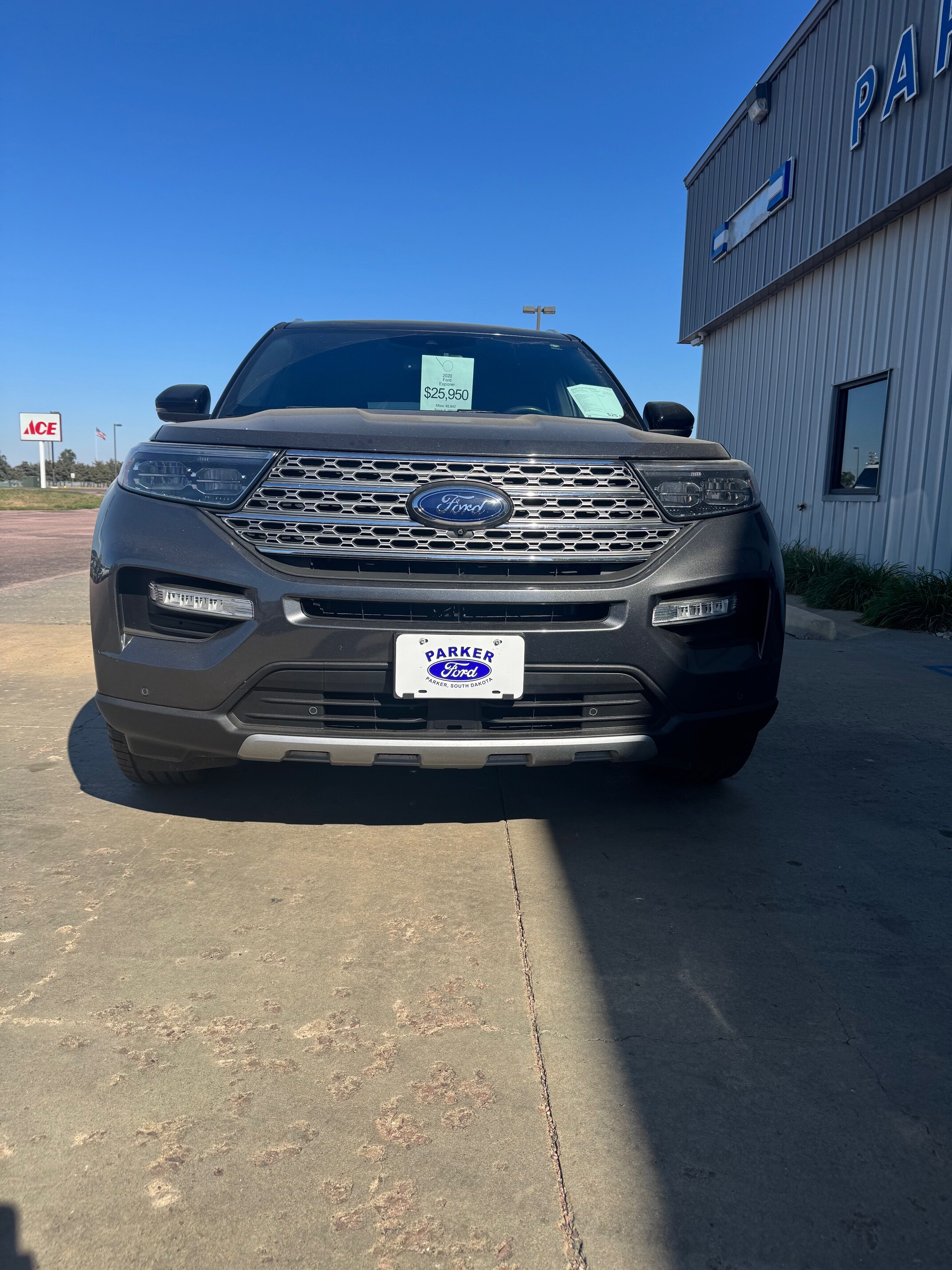 2020 Ford Explorer Limited photo 2