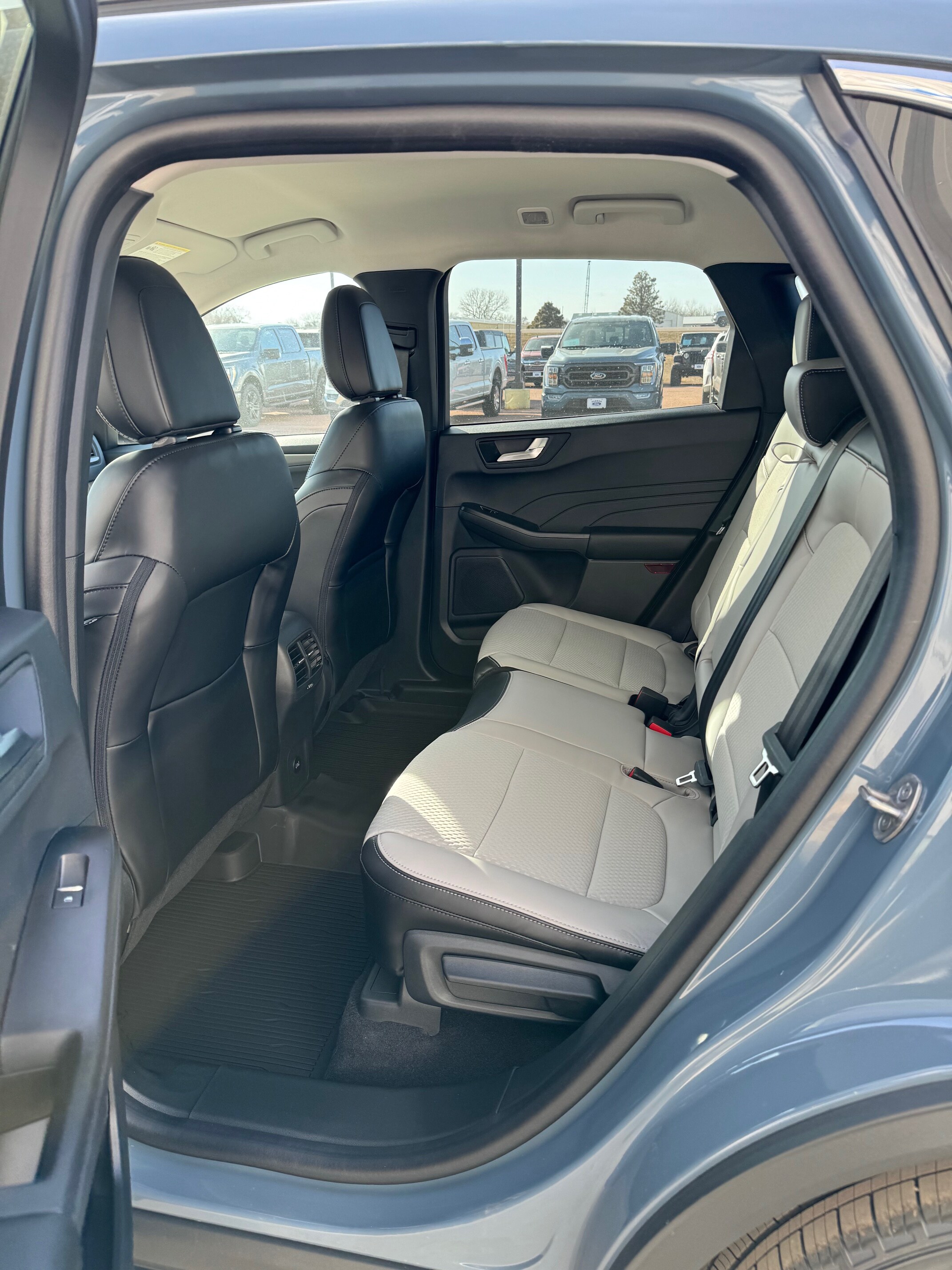 2024 Ford Escape Plug-In Hybrid photo 2