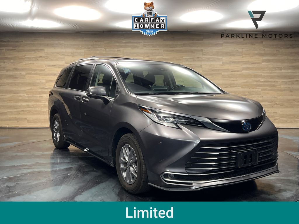 2022 Toyota Sienna Limited 7-Passenger Hybrid AWD's photo