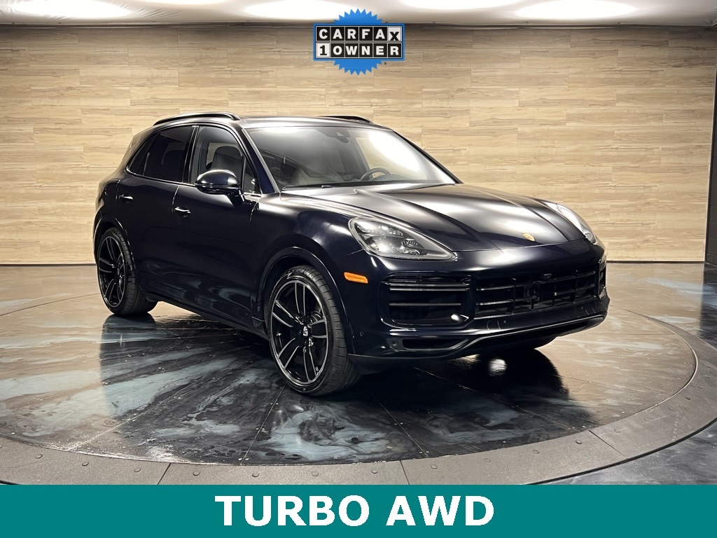 2022 Porsche Cayenne Turbo's photo