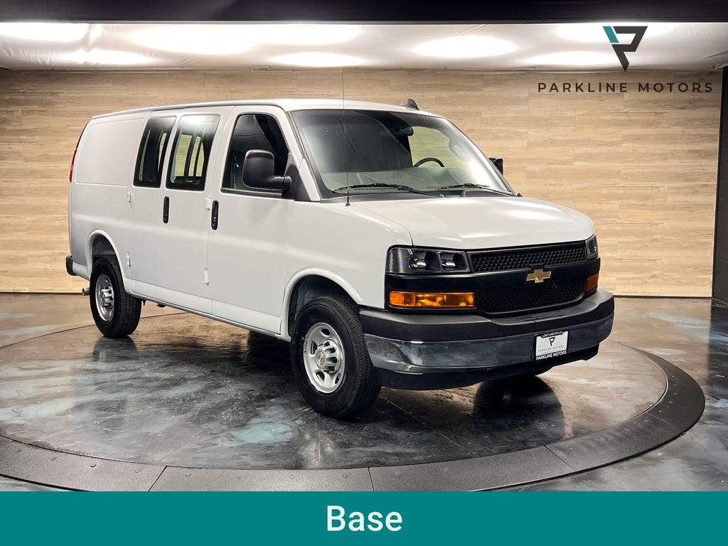 2025 Chevrolet Express 2500 Work Van HD's photo