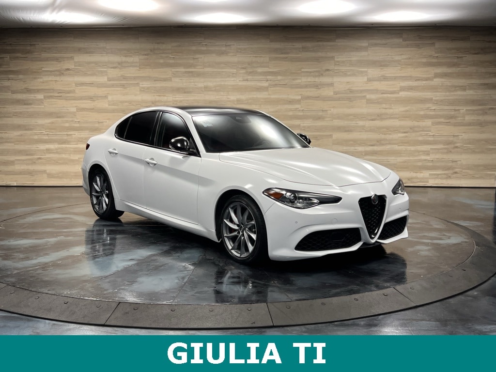 2021 Alfa Romeo Giulia Ti's photo