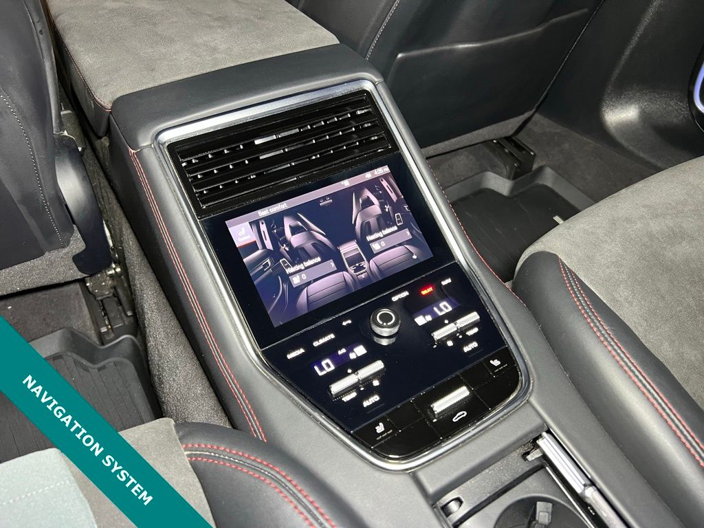 2023 Porsche Panamera GTS - Photo 11