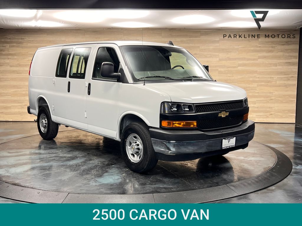 2025 Chevrolet Express 2500 Work Van HD's photo
