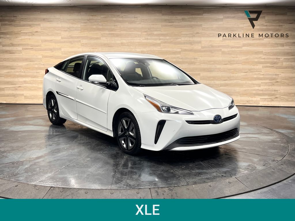 2019 Toyota Prius XLE FWD's photo