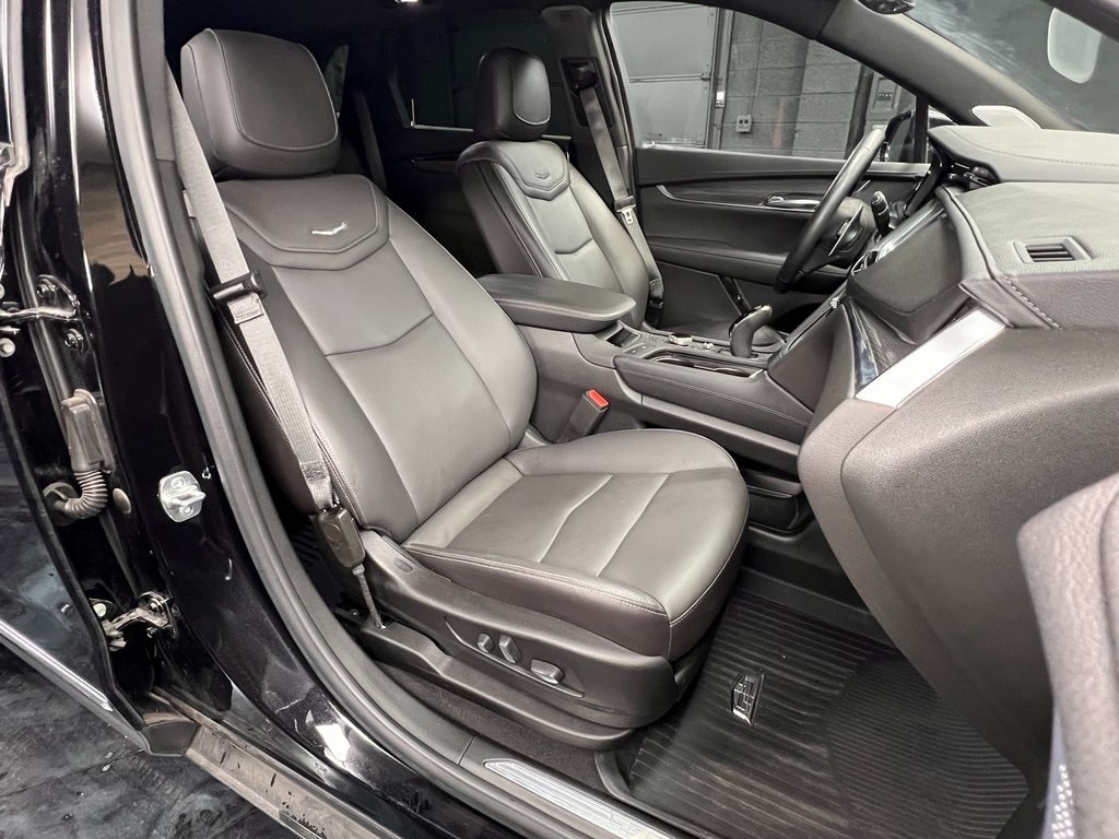 Used 2025 CADILLAC XT5 Sport SUV