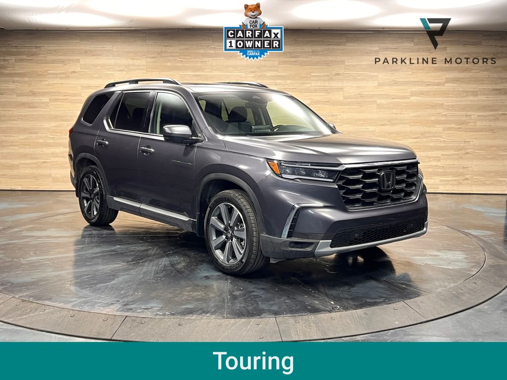 2025 Honda Pilot Touring 2WD's photo
