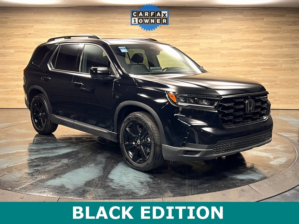 2025 Honda Pilot Black Edition's photo