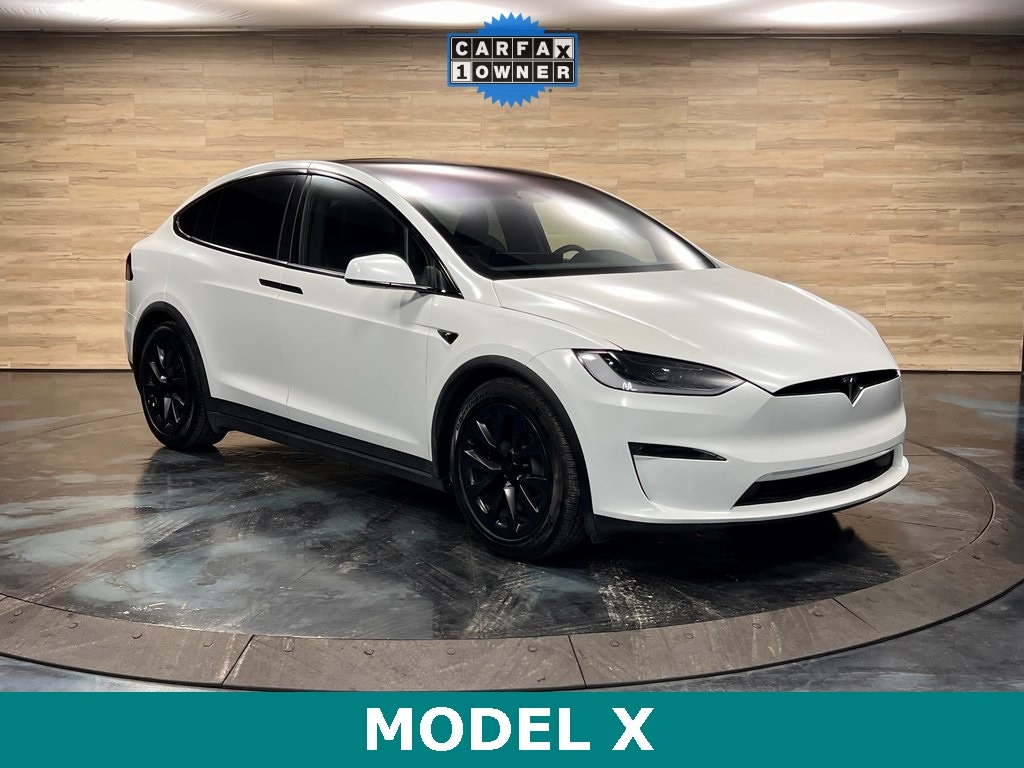 2025 Tesla Model X Long Range's photo