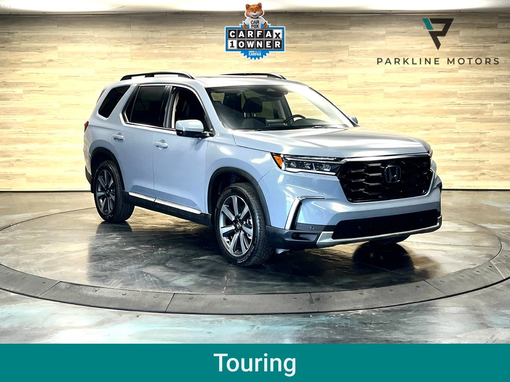 2025 Honda Pilot Touring AWD's photo