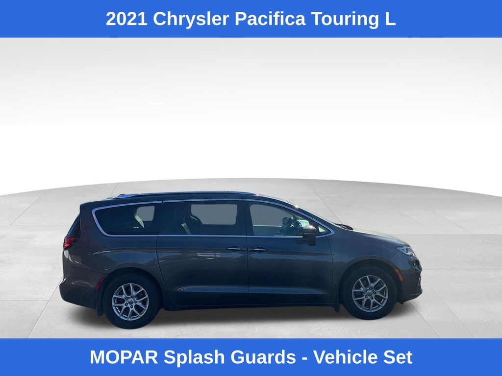 2021 Chrysler Pacifica Touring L photo 2
