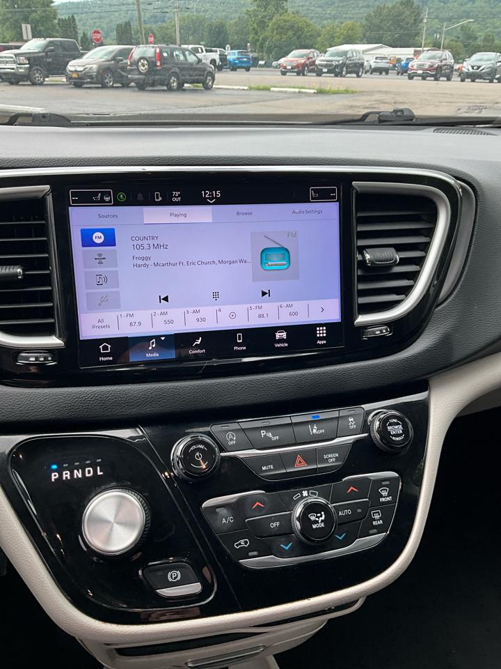 2023 Chrysler Pacifica Touring L - Photo 14