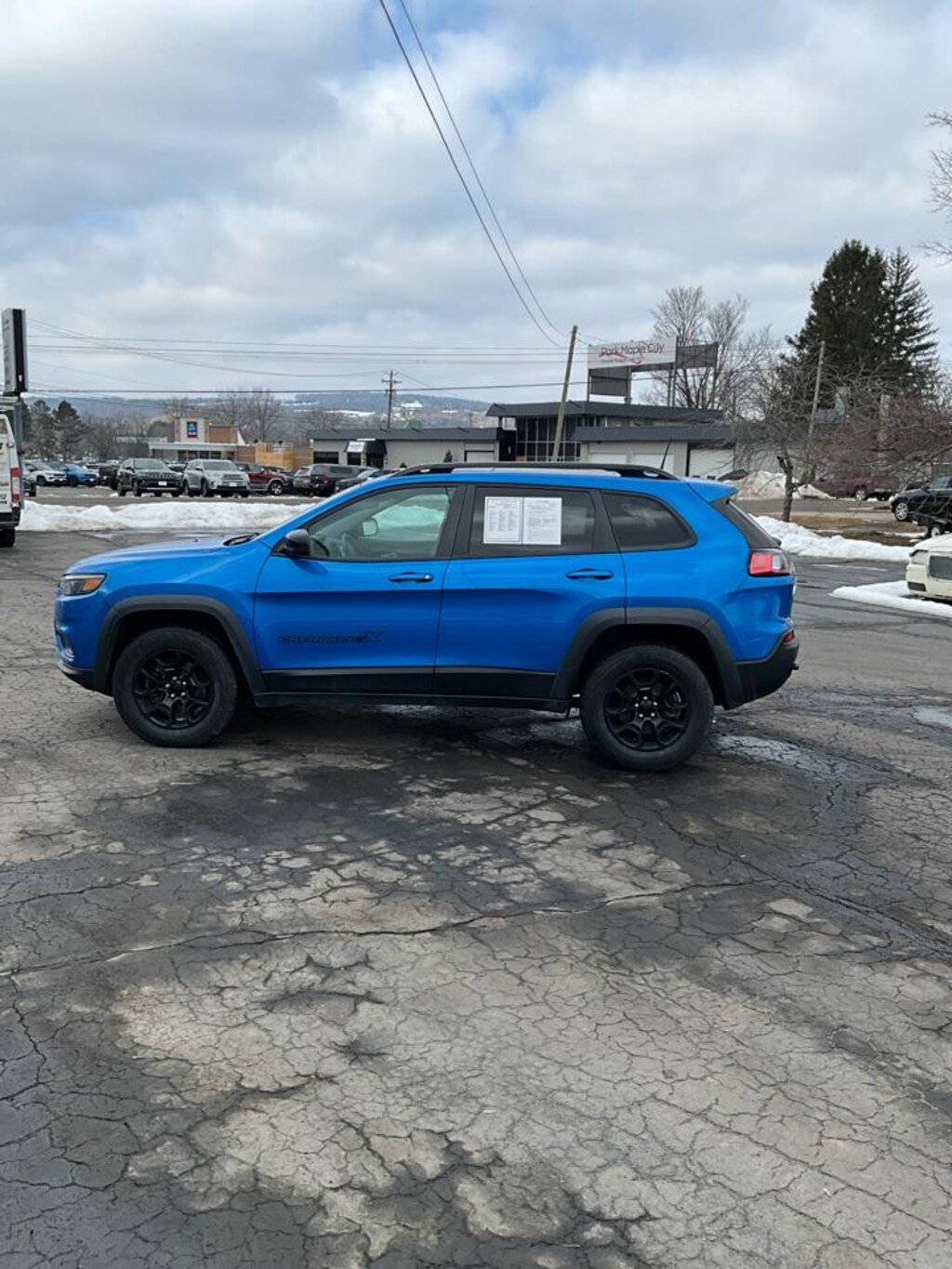 Used 2022 Jeep Cherokee Latitude 4WD SUV