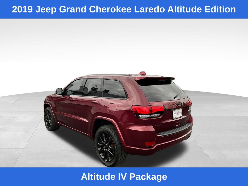 2019 Jeep Grand Cherokee Altitude photo 2