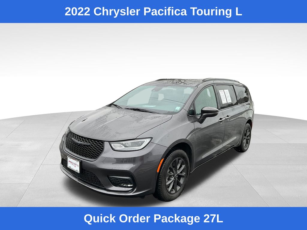 2022 Chrysler Pacifica Touring L's photo