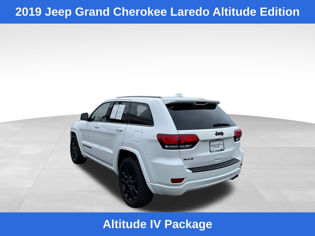 2019 Jeep Grand Cherokee Altitude photo 3