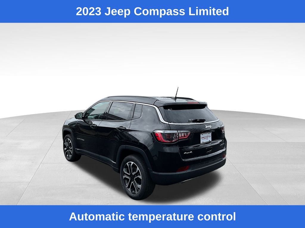 2023 Jeep Compass Limited photo 3