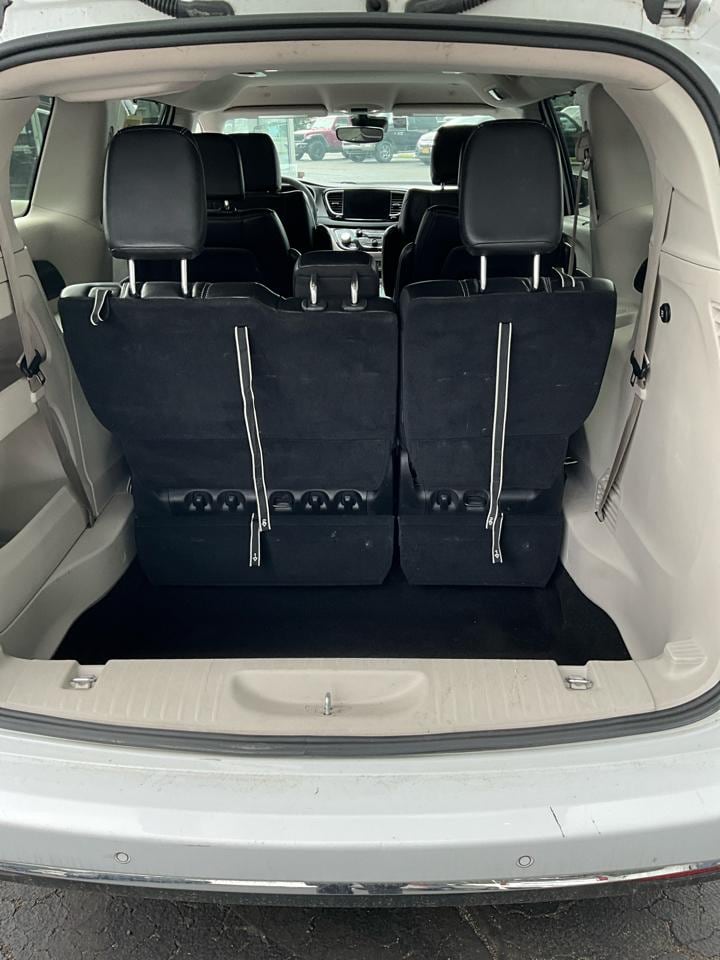 2023 Chrysler Pacifica Touring L - Photo 20