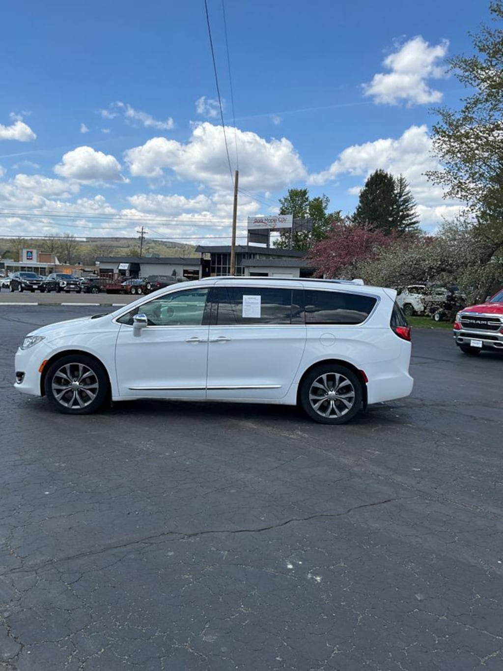 Used 2017 Chrysler Pacifica Limited