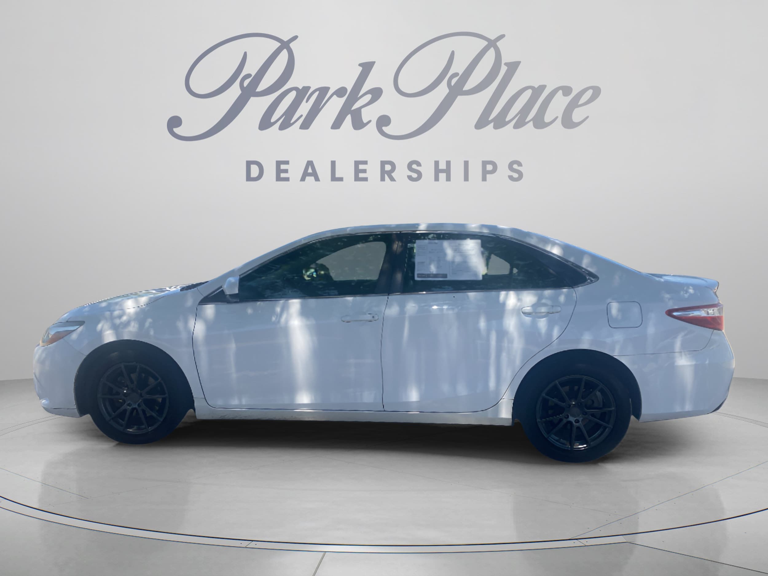 Used 2016 Toyota Camry Special Edition with VIN 4T1BF1FK3GU568800 for sale in Plano, TX