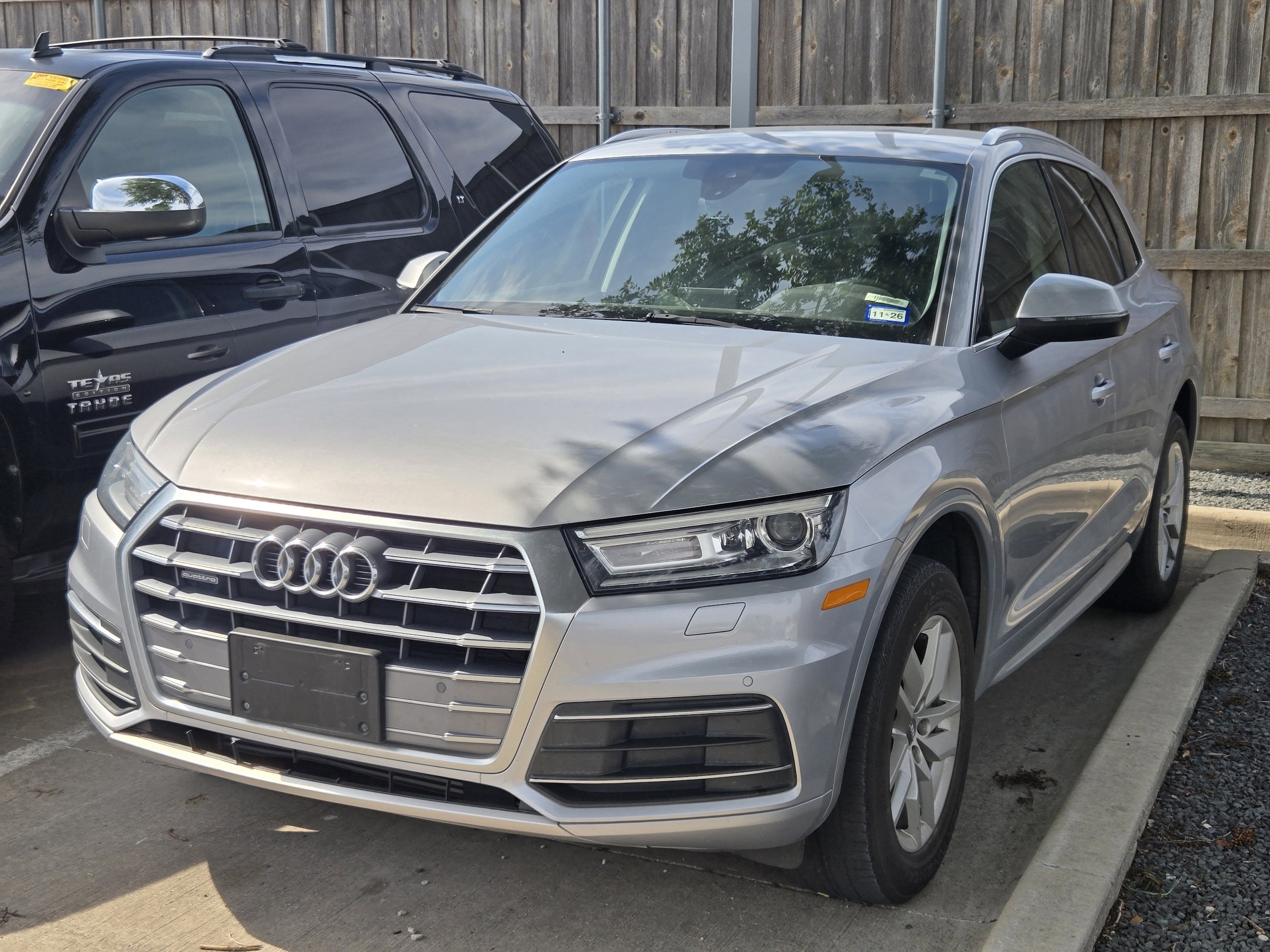 2020 Audi Q5 45 Titanium quattro S tronic Premium's photo