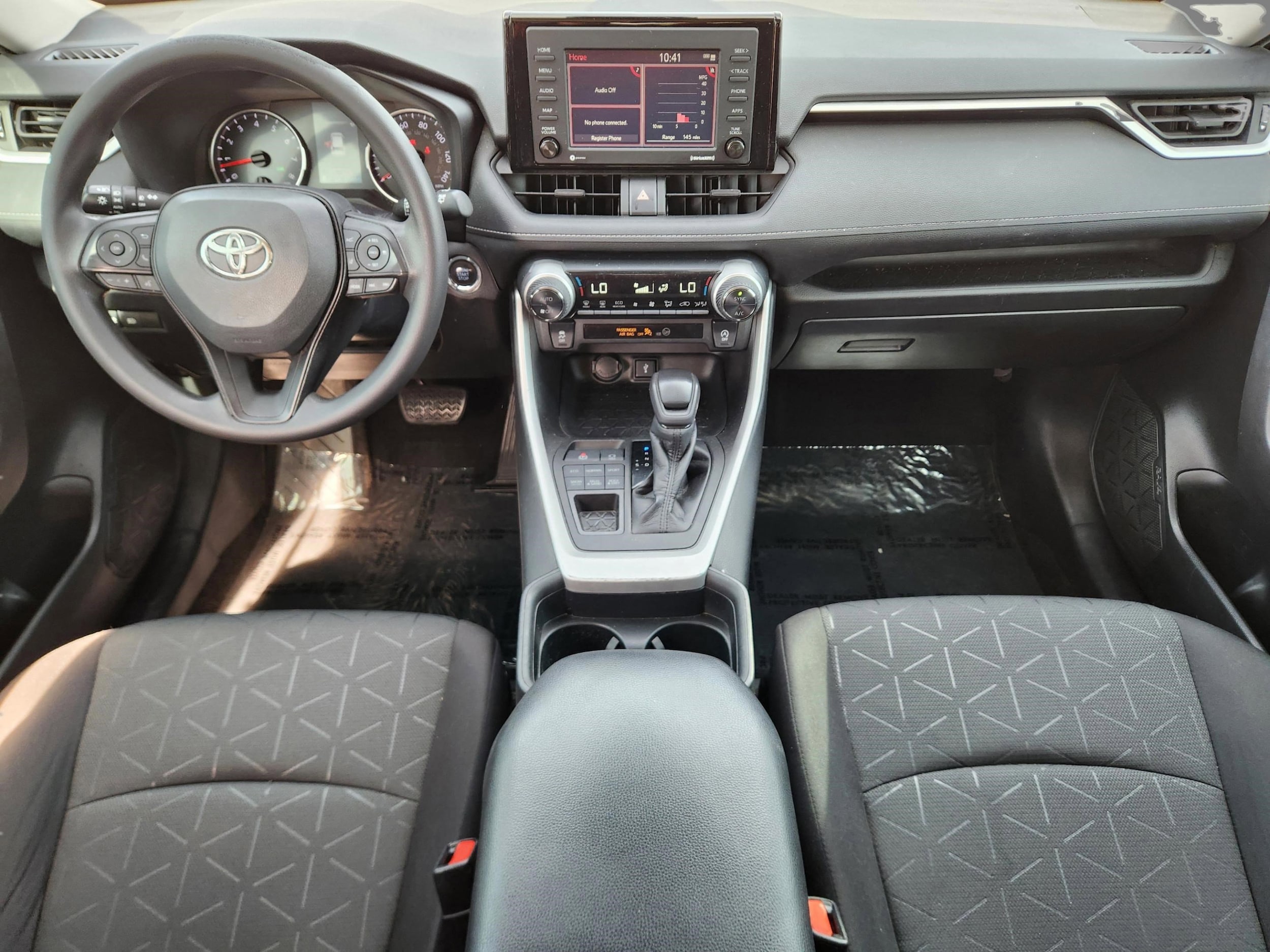2021 Toyota RAV4 XLE - Photo 23
