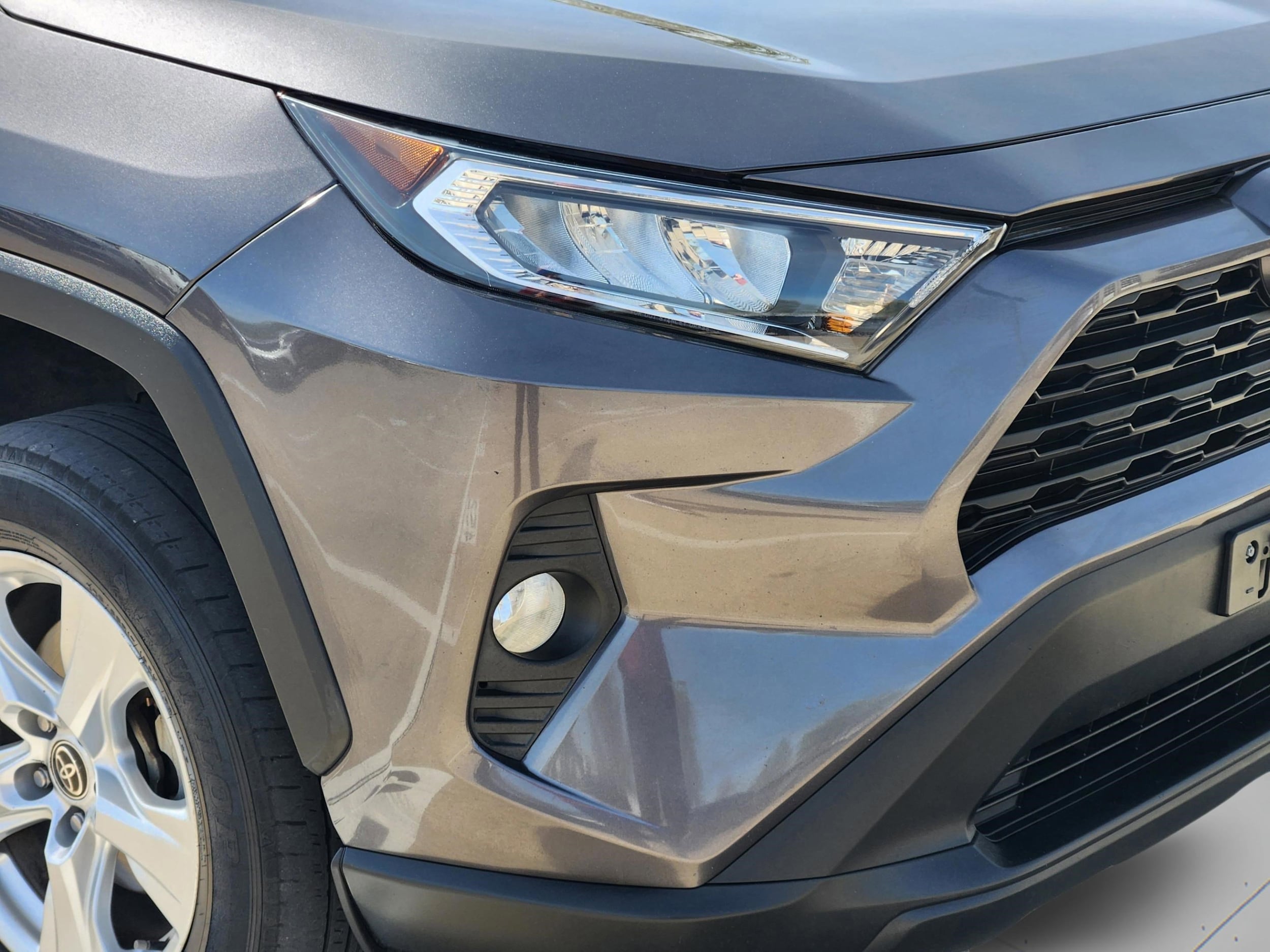2021 Toyota RAV4 XLE - Photo 34