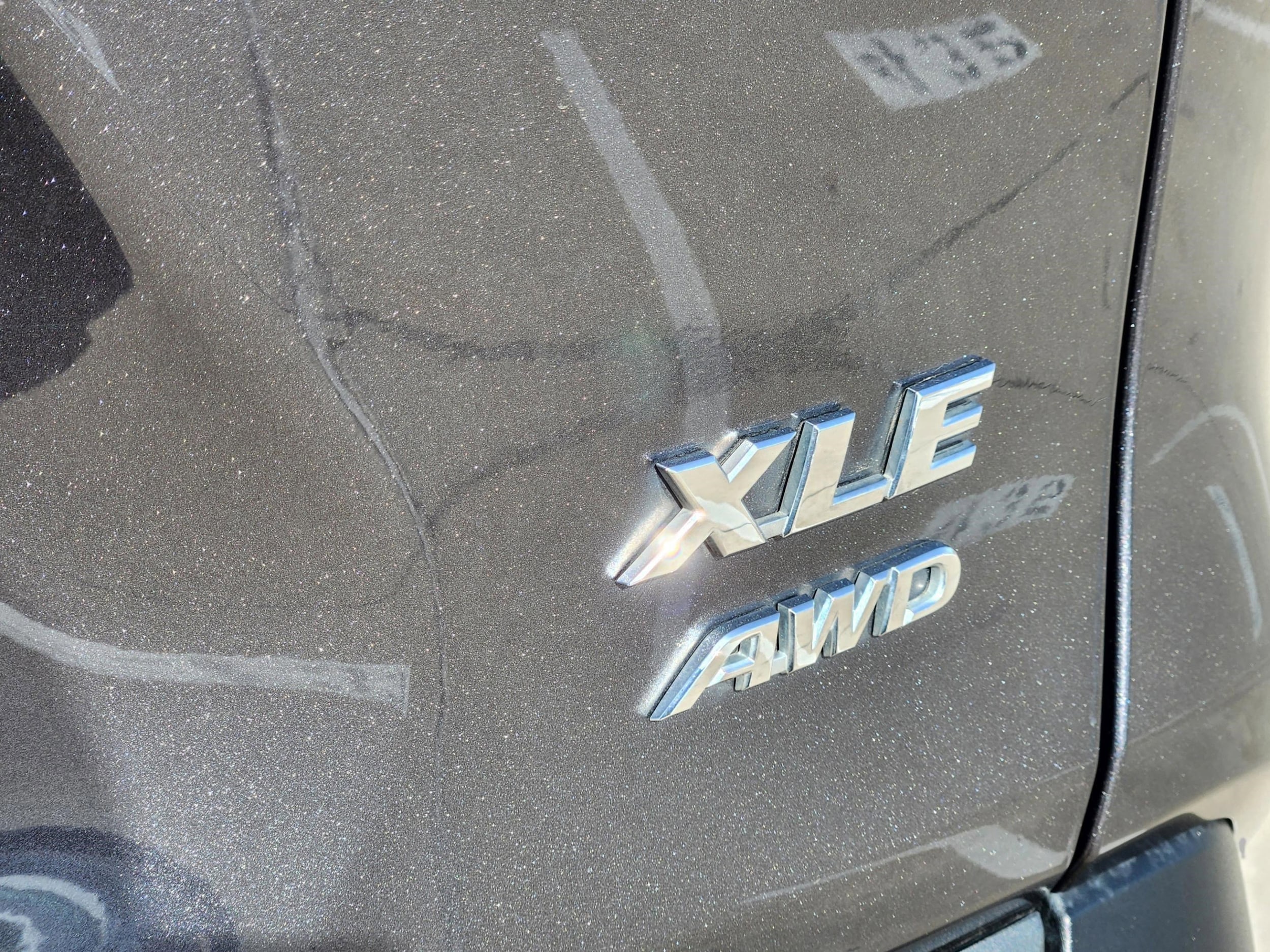 2021 Toyota RAV4 XLE - Photo 40