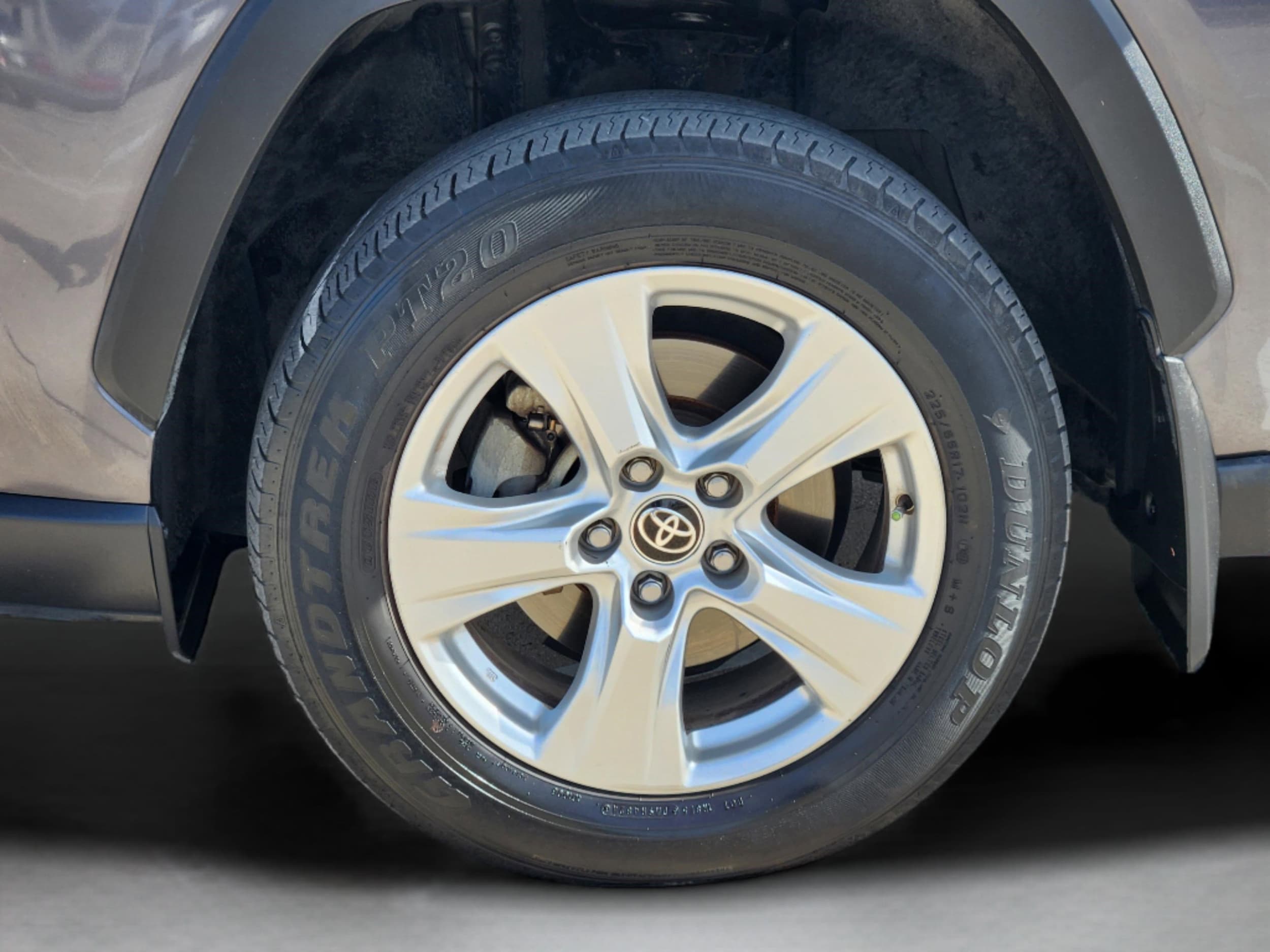 2021 Toyota RAV4 XLE - Photo 37