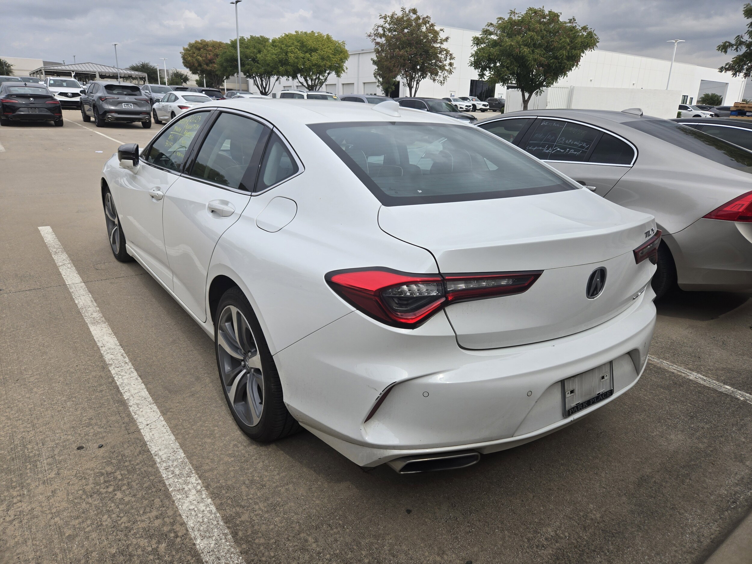 2023 Acura TLX SH-AWD Advance photo 3