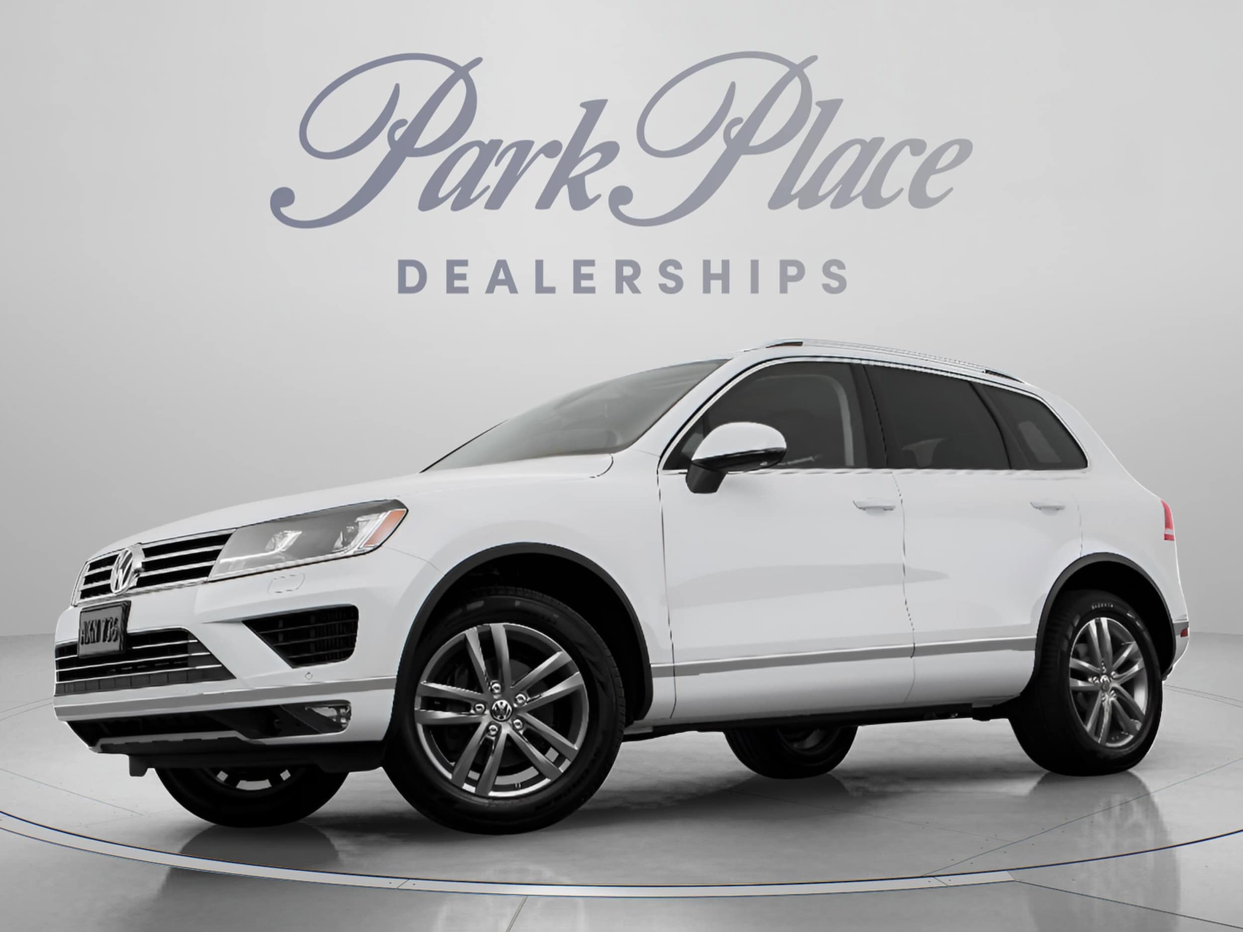 2016 Volkswagen Touareg V6 Lux's photo