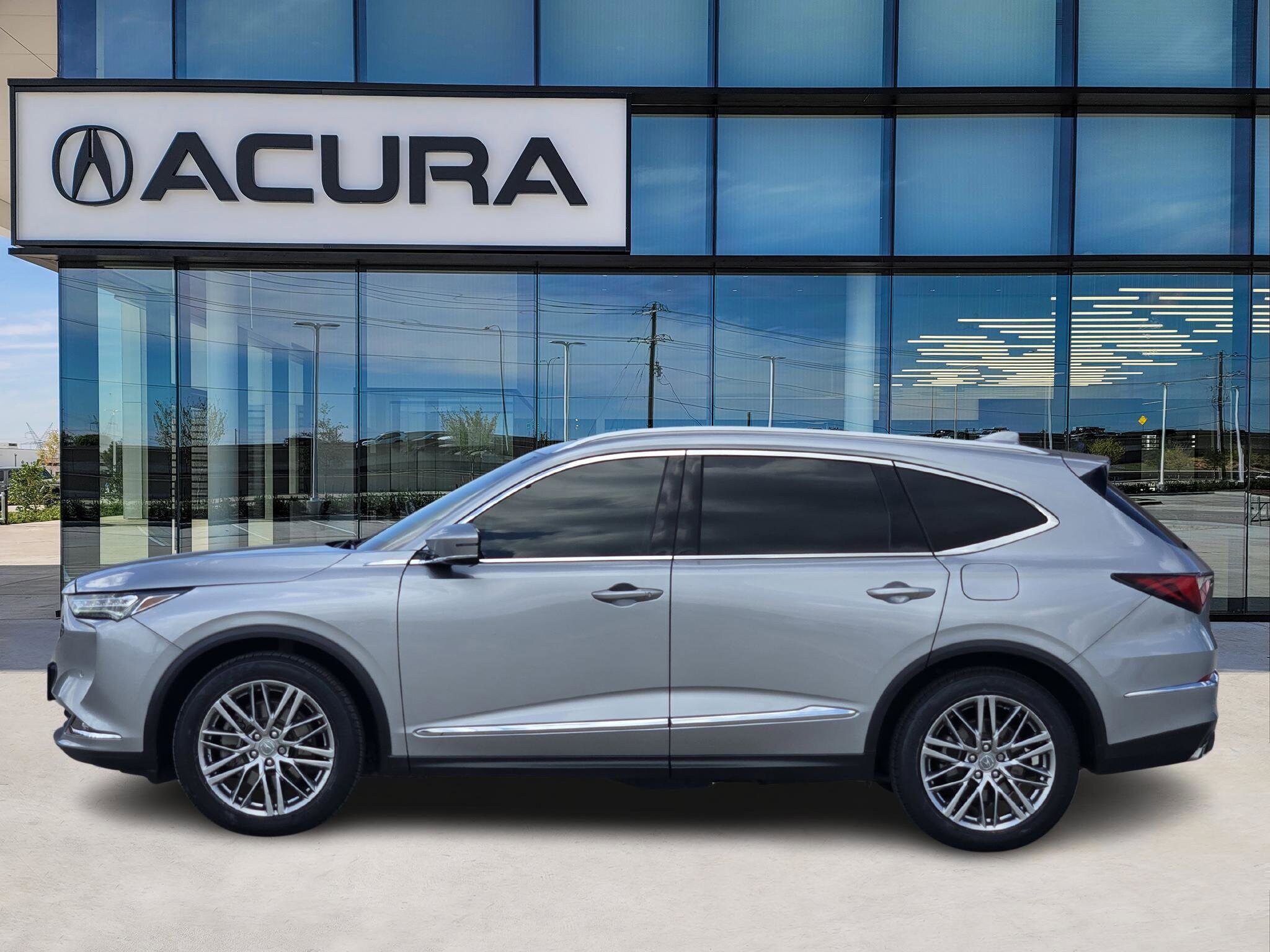2023 Acura MDX SH-AWD Advance photo 3