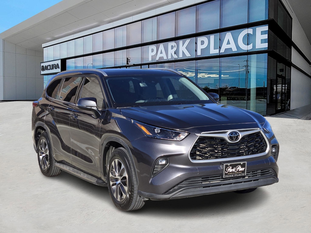 Used 2022 Toyota Highlander XLE SUV