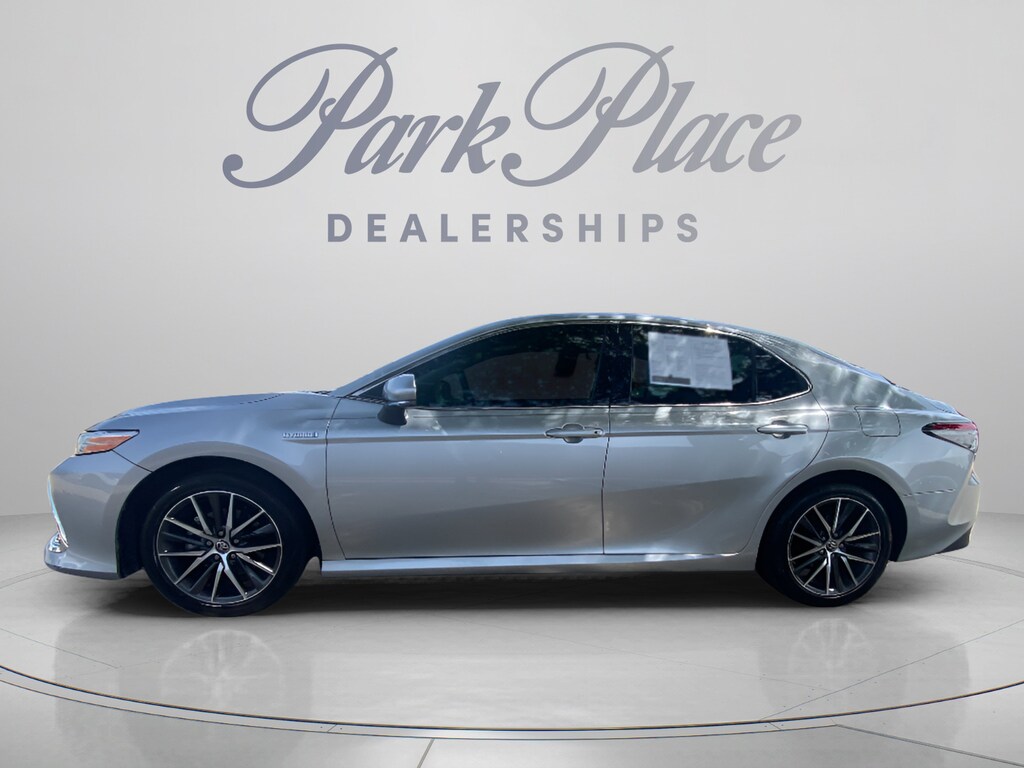 Used 2021 Toyota Camry Hybrid XLE Sedan