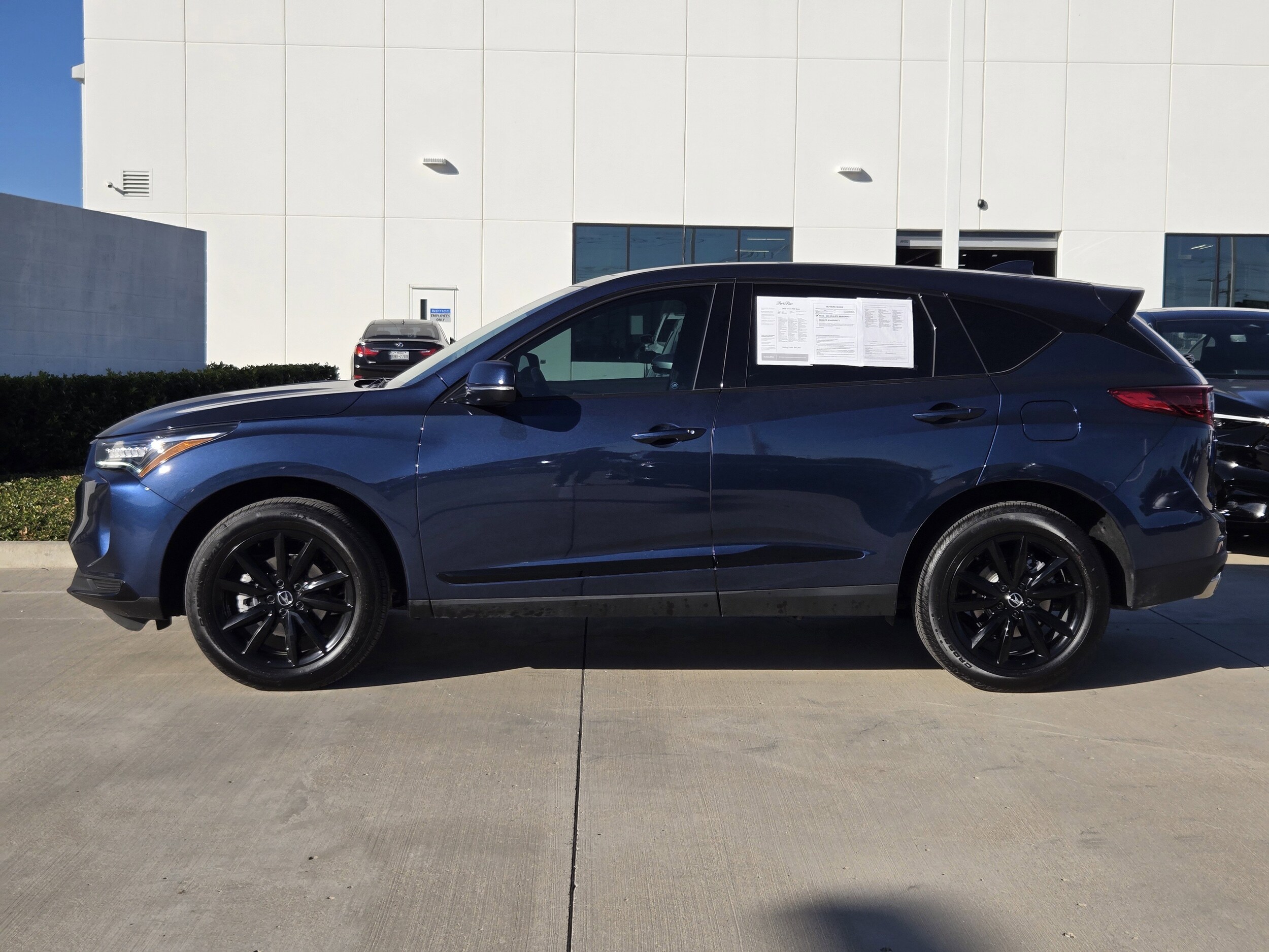 2025 Acura RDX photo 2