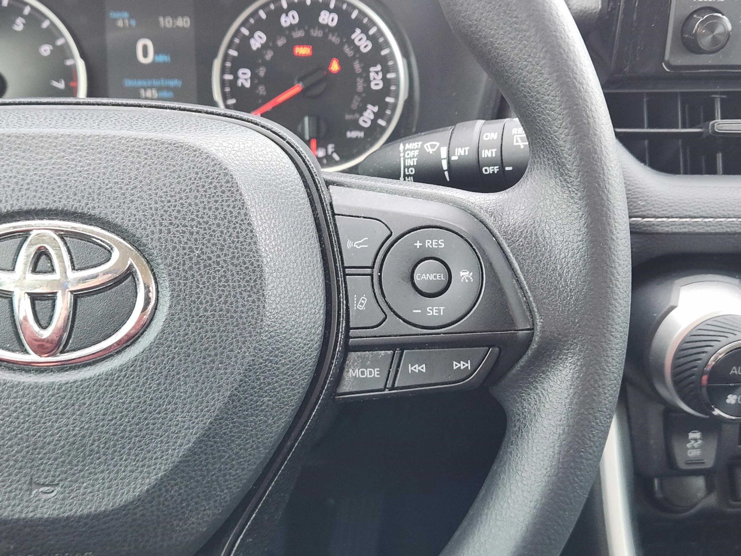 2021 Toyota RAV4 XLE - Photo 26