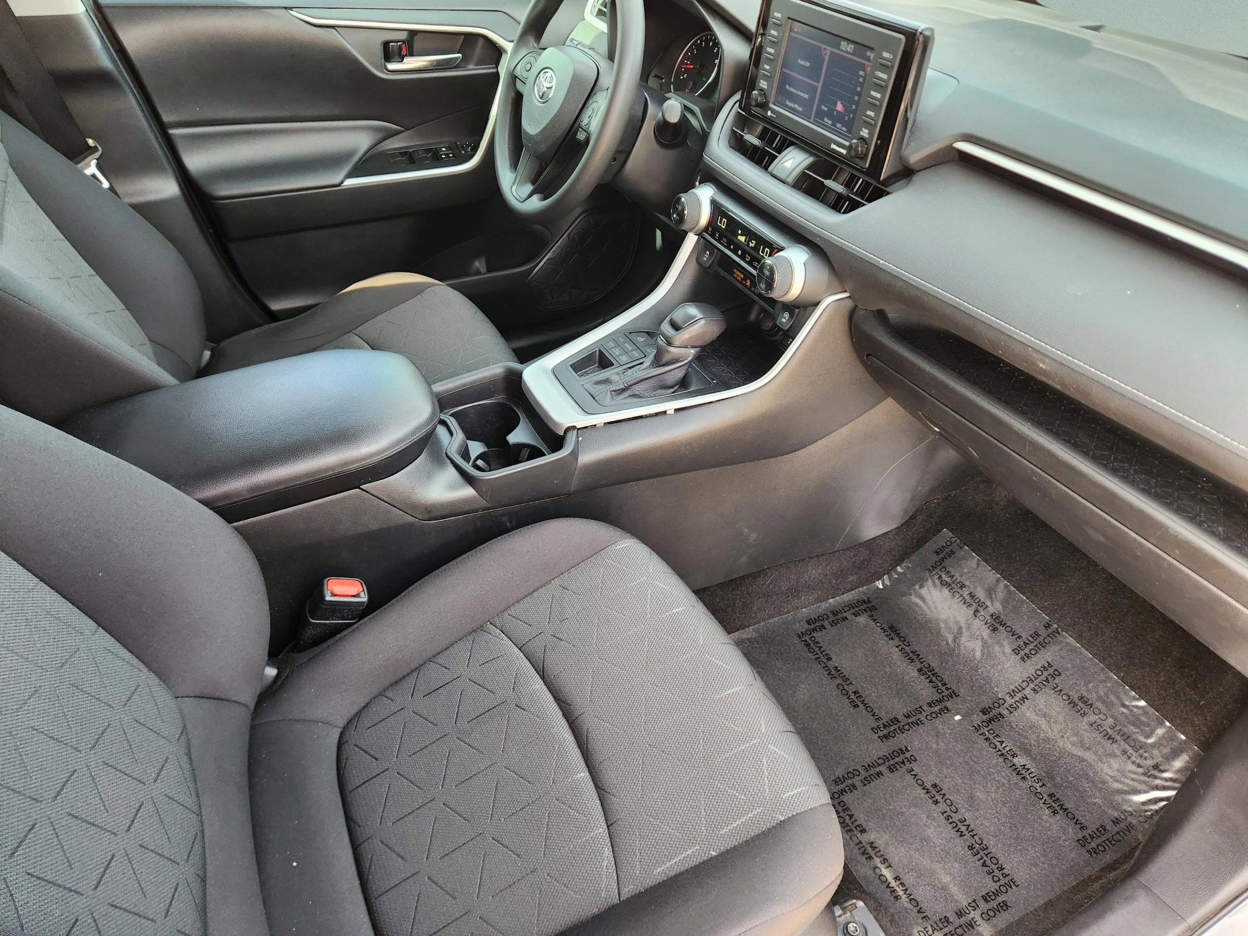 2021 Toyota RAV4 XLE - Photo 8