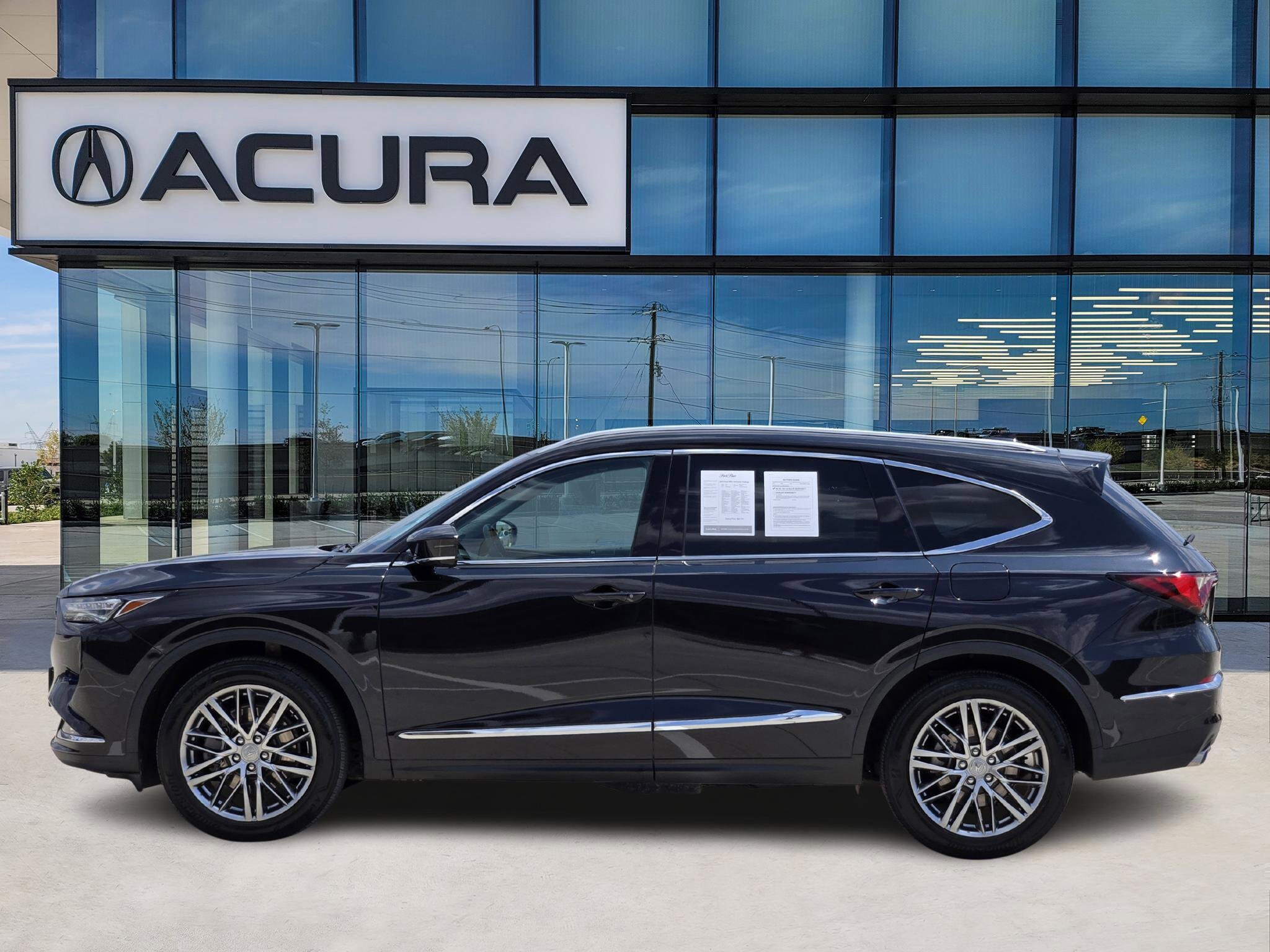 2023 Acura MDX SH-AWD Advance photo 2