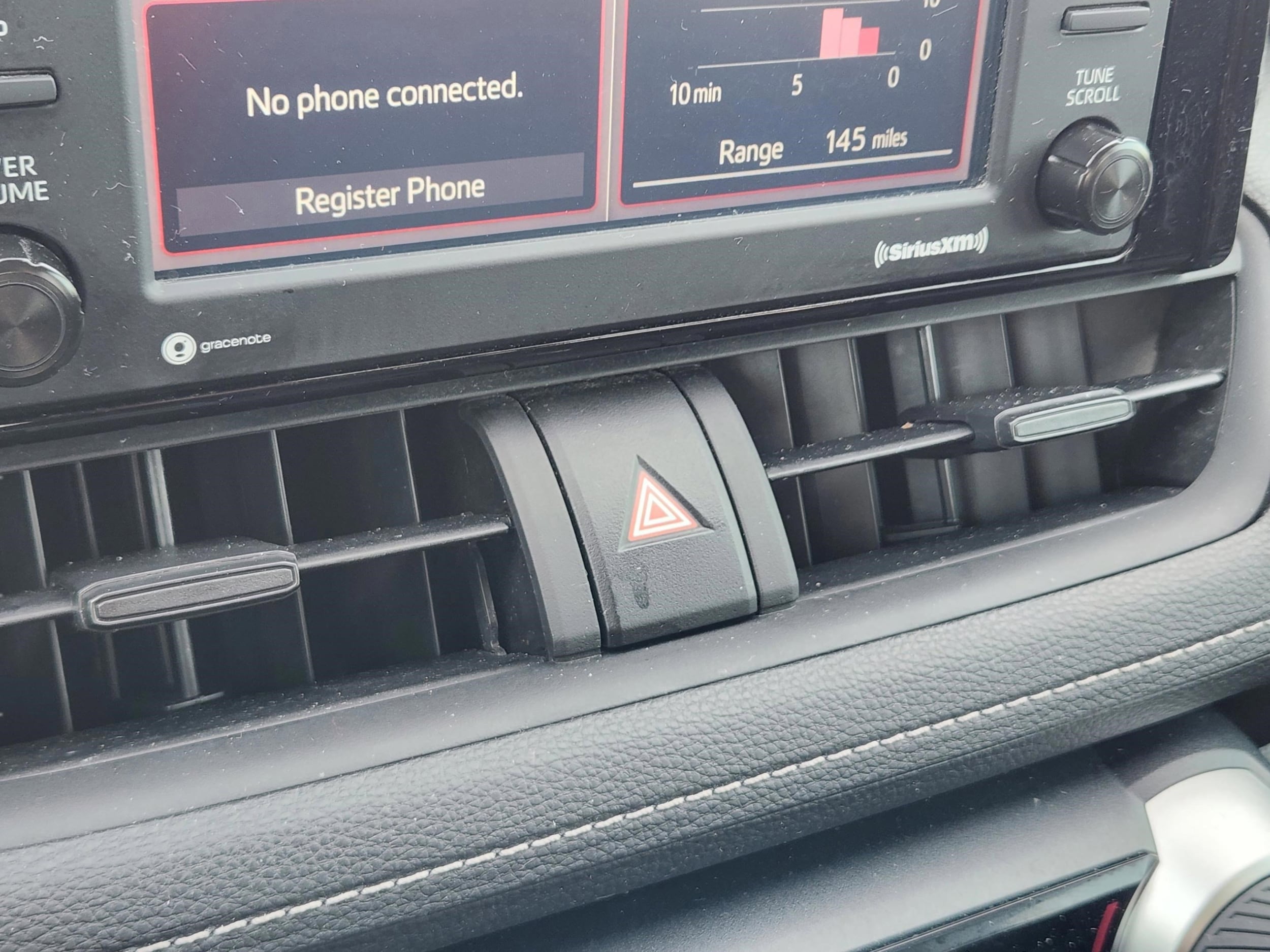 2021 Toyota RAV4 XLE - Photo 13