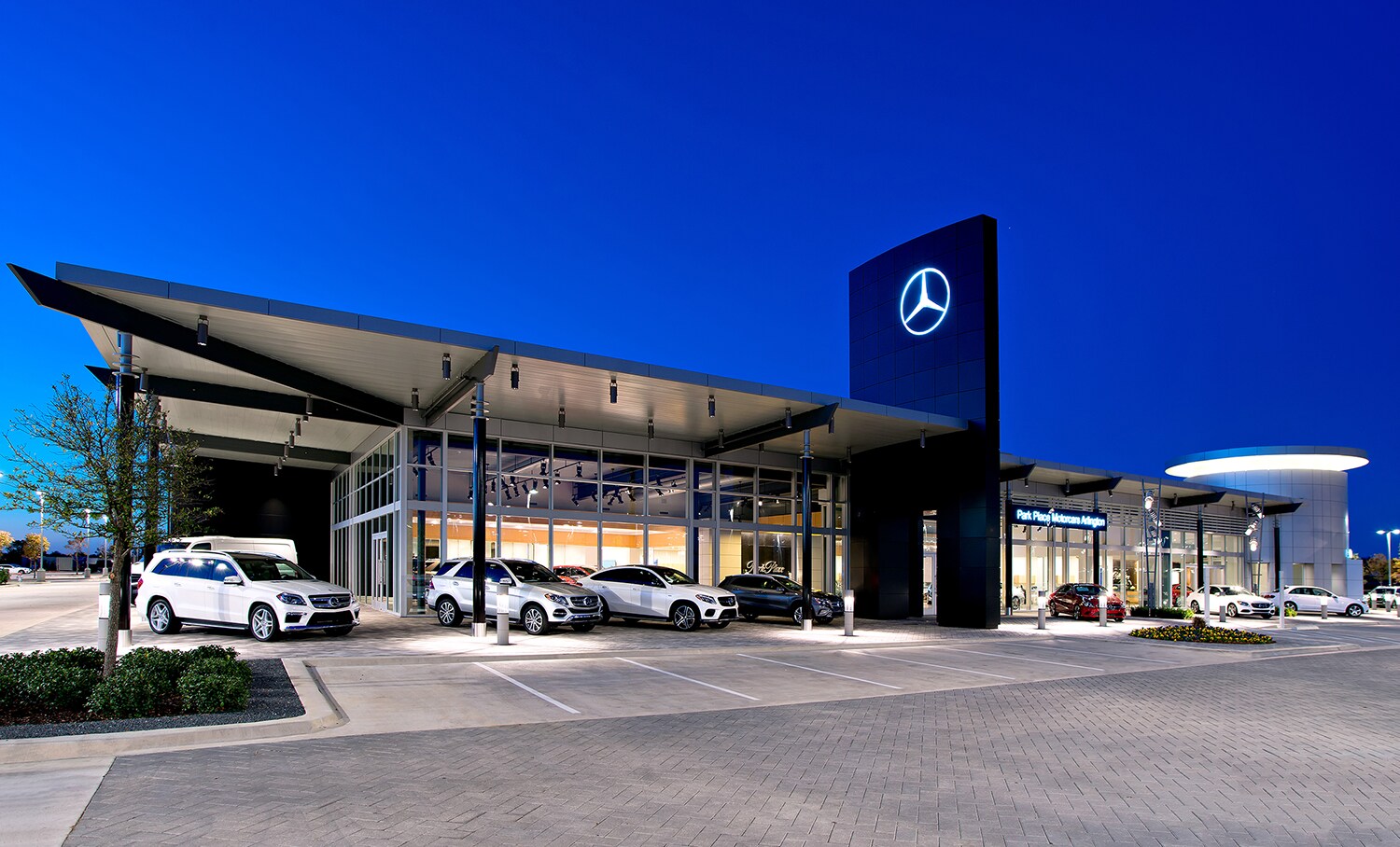 Contact Mercedes Benz In Arlington Park Place 0773