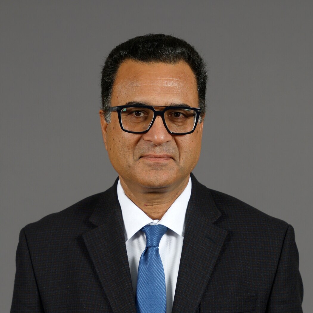 Staff member Zee Mahmood from ID_6d8435
