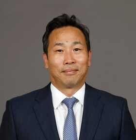 Staff member Terry Song from ID_3f8773
