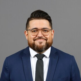 Staff member Henry Ortiz from ID_3de154