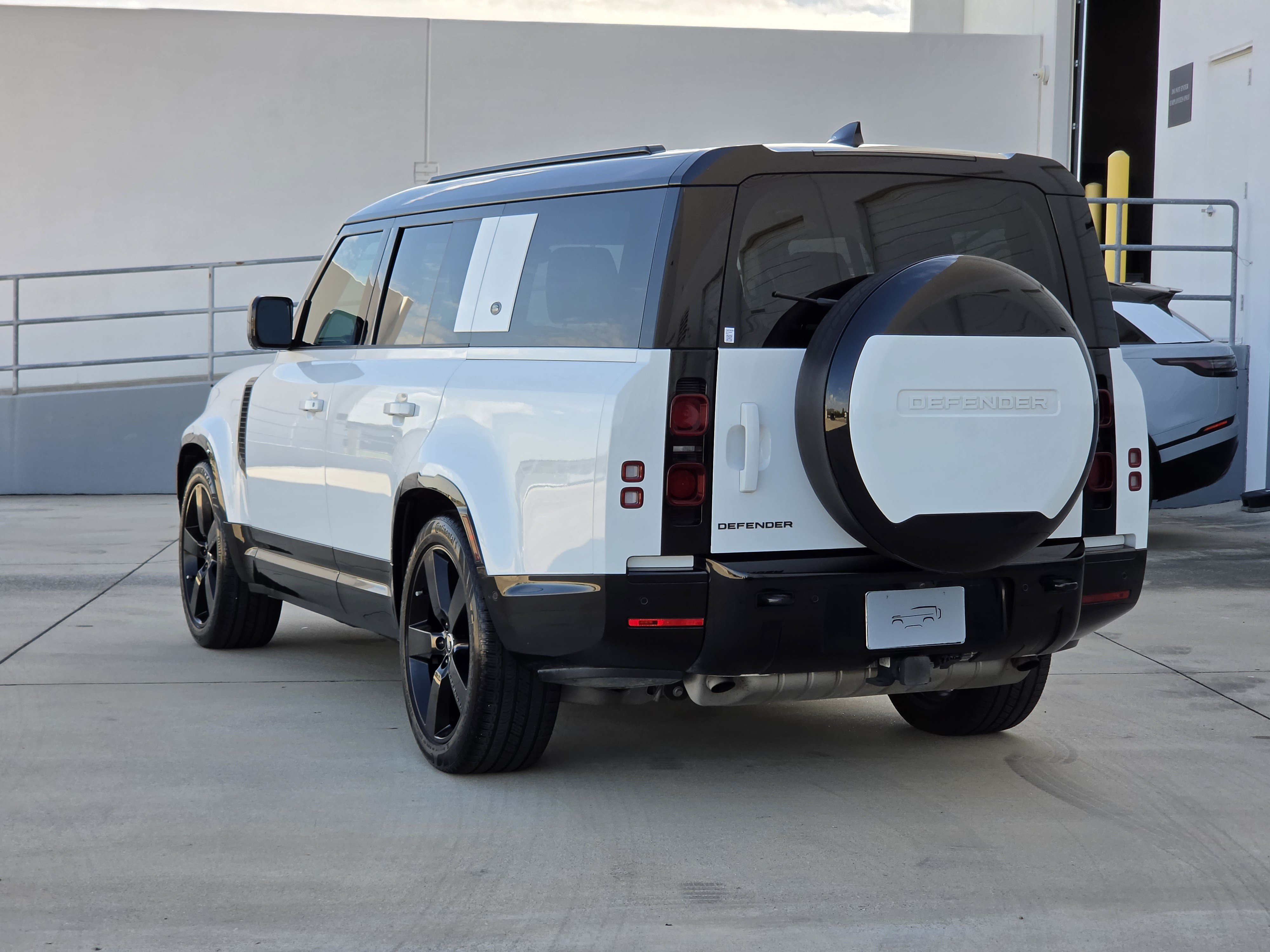 Certified 2024 Land Rover Defender 130 X-Dynamic SE 130 P400 X-Dynamic SE