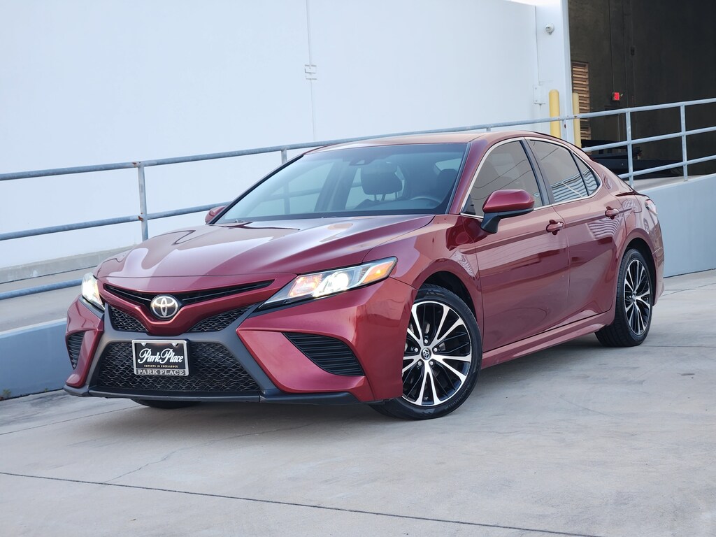 Used 2018 Toyota Camry SE LE Auto