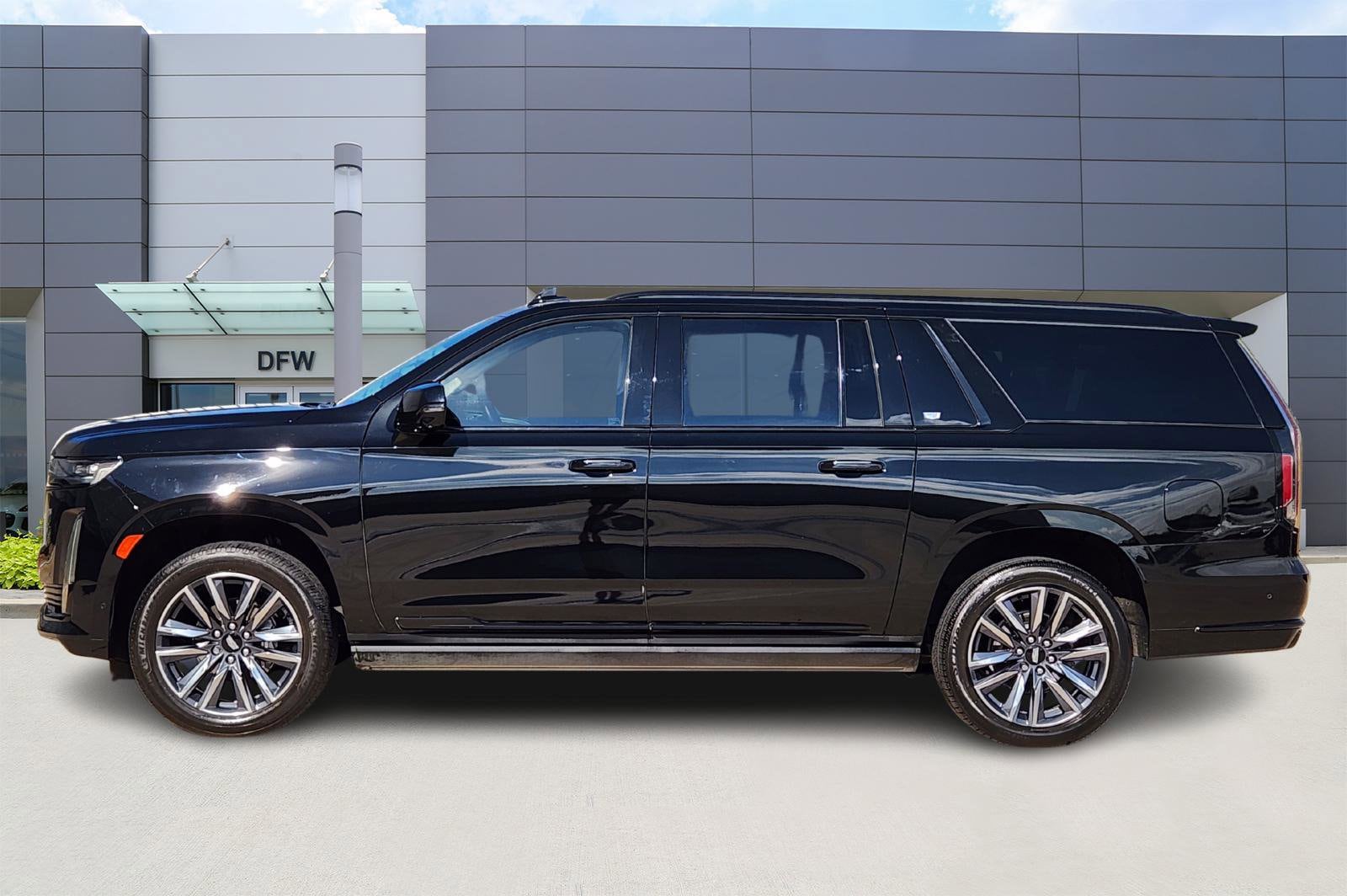 2023 Cadillac Escalade ESV Sport Platinum photo 3