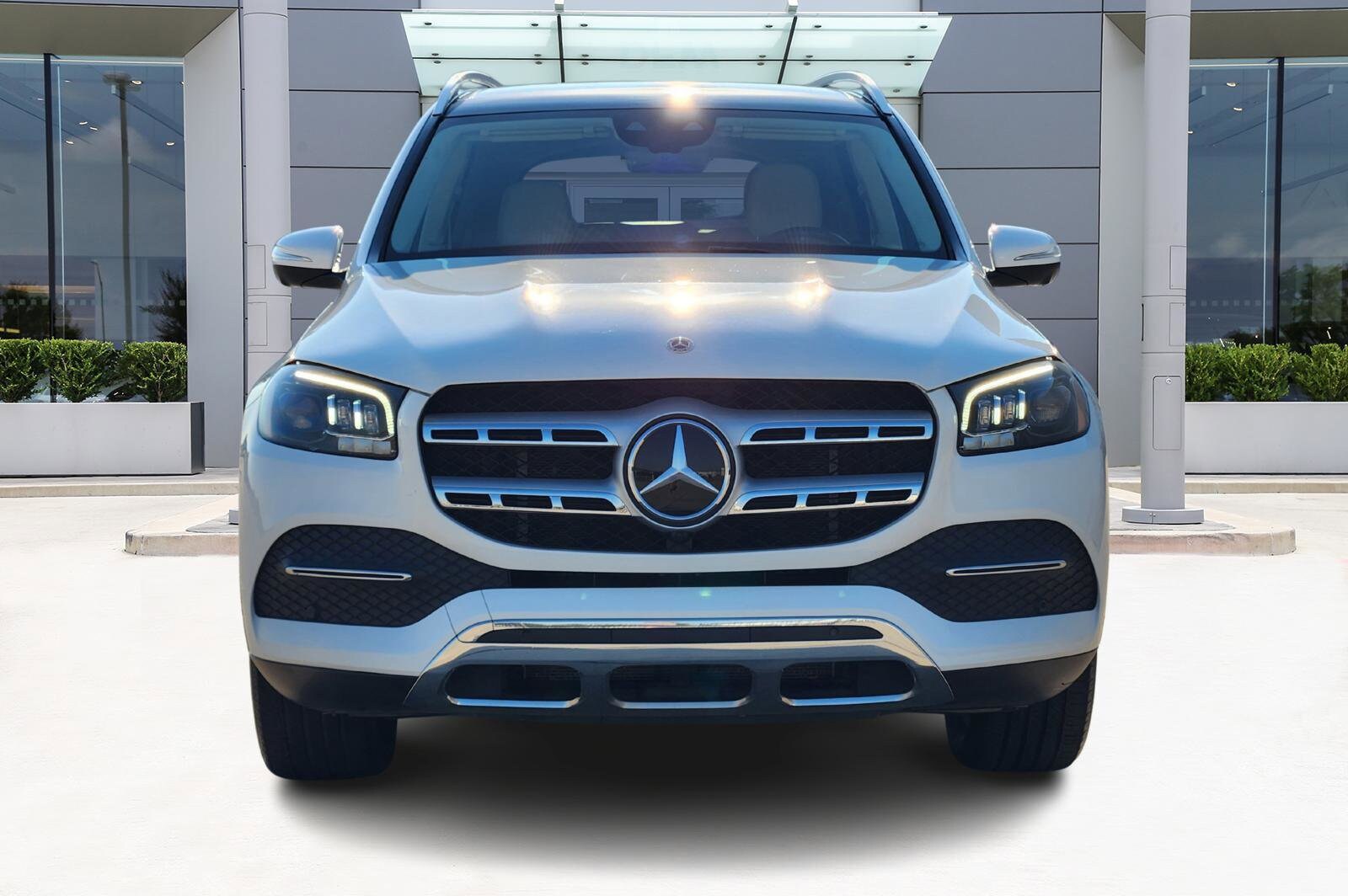 2022 Mercedes Benz GLS 450 4MATIC photo 2