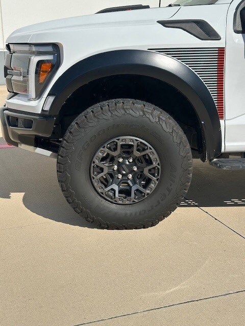 2024 Ford F-150 Raptor photo 3