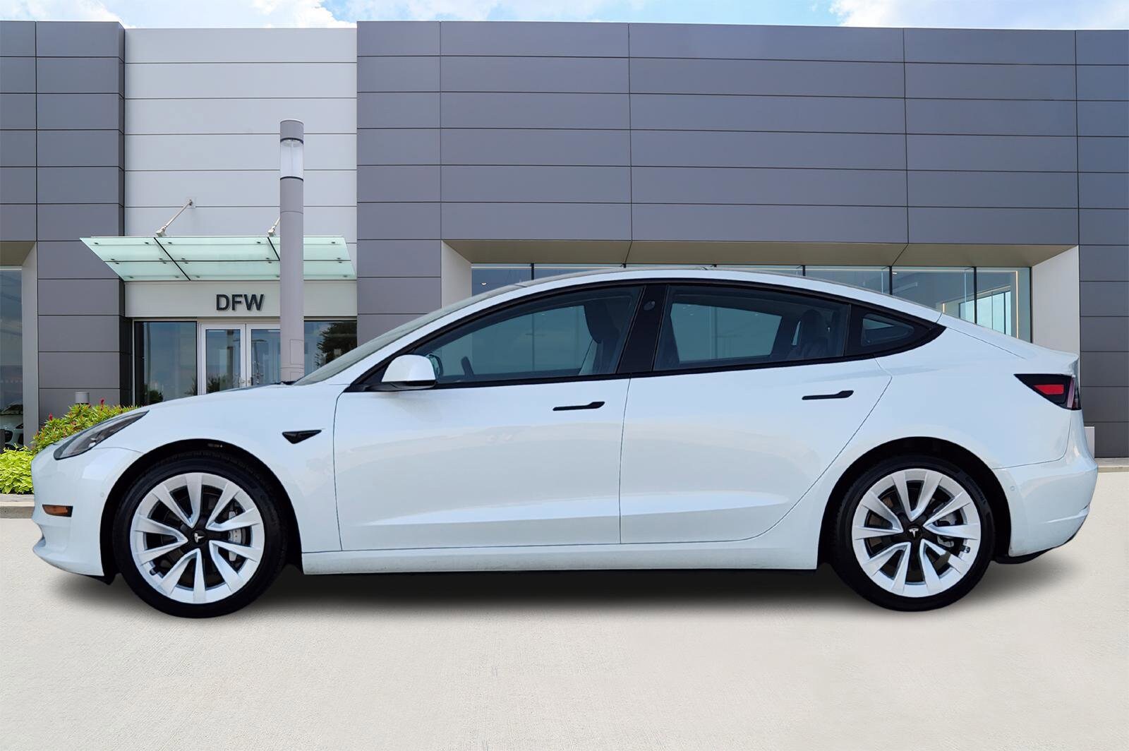 2022 Tesla Model 3 Long Range photo 3