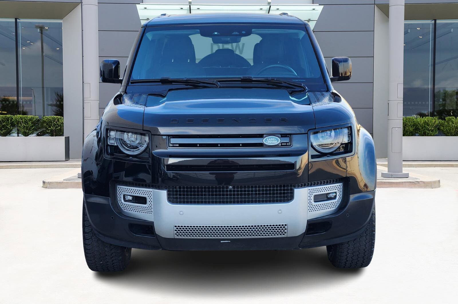 2024 Land Rover Defender 110 S photo 2